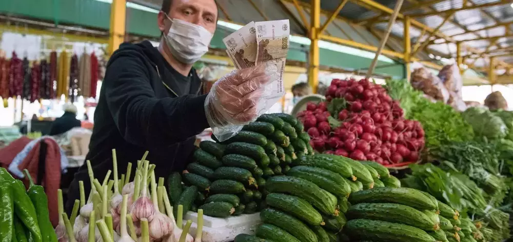 Сколько россияне тратят на продукты питания в месяц?